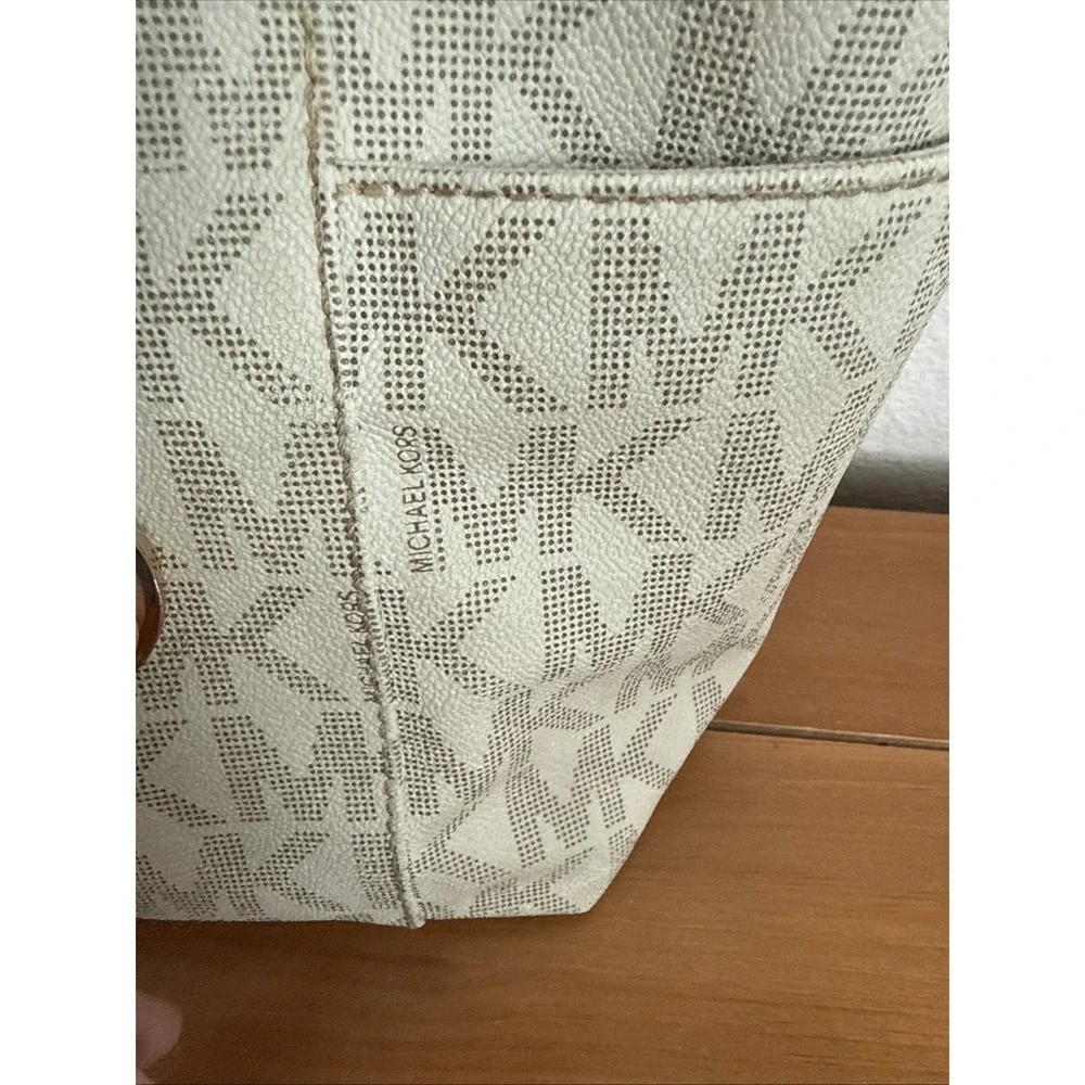 Michael Kors - Jet Set Signature - Vanilla Tote Bag